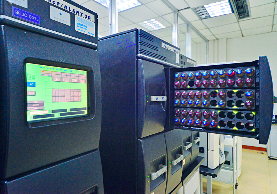 梅里埃全自动血培养仪